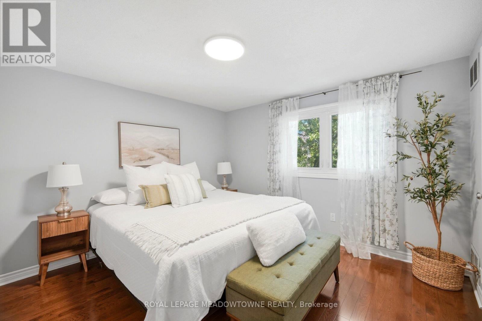 16 Dutch Myrtle Way, Toronto, ON