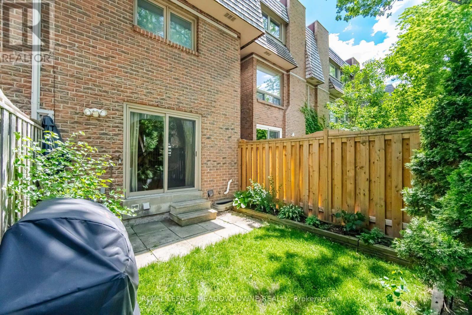 16 Dutch Myrtle Way, Toronto, ON