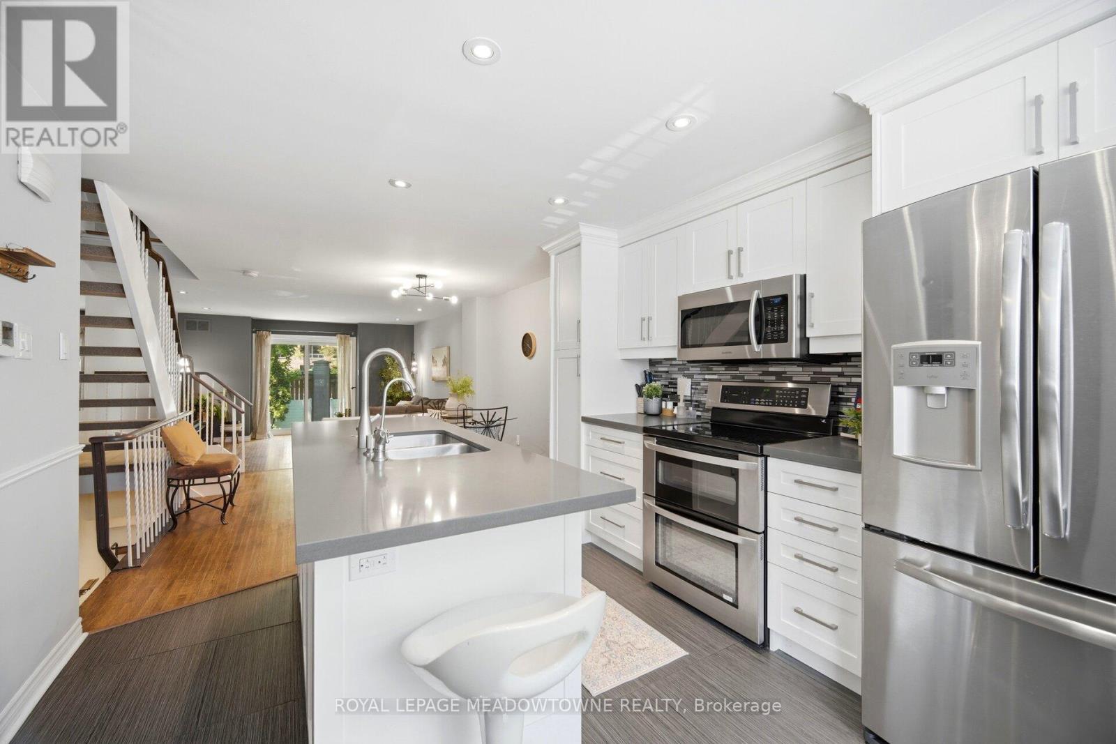 16 Dutch Myrtle Way, Toronto, ON