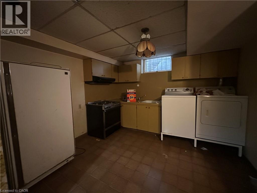11 Wilmont Court, Hamilton, ON