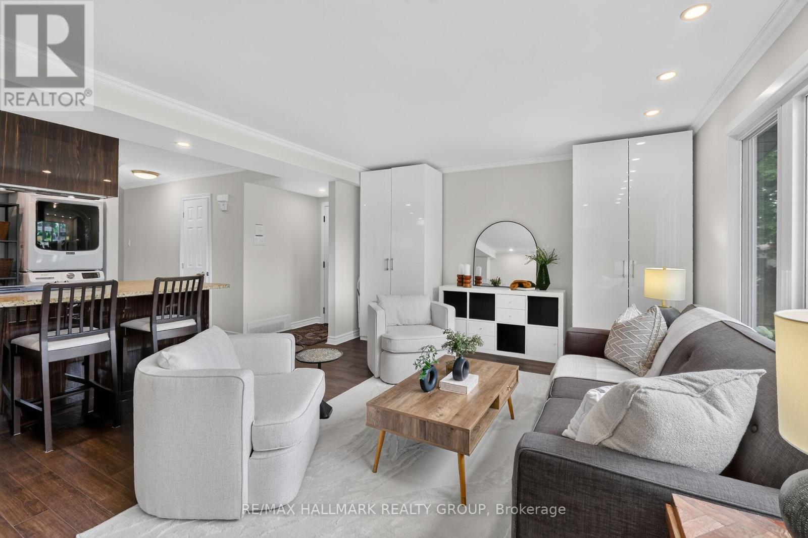 2160 Lambeth Walk, Ottawa, ON
