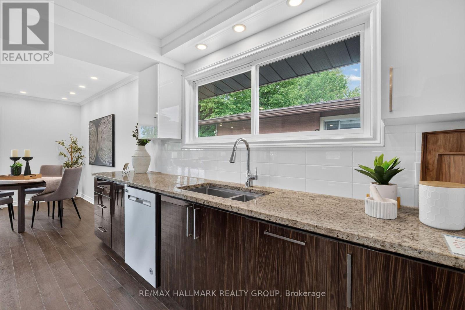 2160 Lambeth Walk, Ottawa, ON