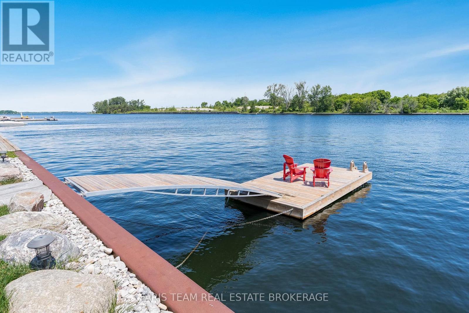 7 Dock Lane, Tay, ON