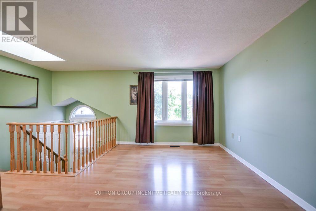 10 Palling Lane, Barrie, ON