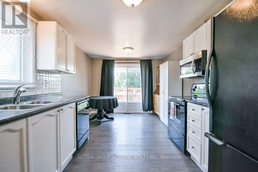 10 Palling Lane, Barrie, ON