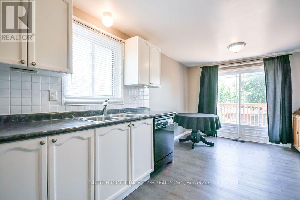 10 Palling Lane, Barrie, ON