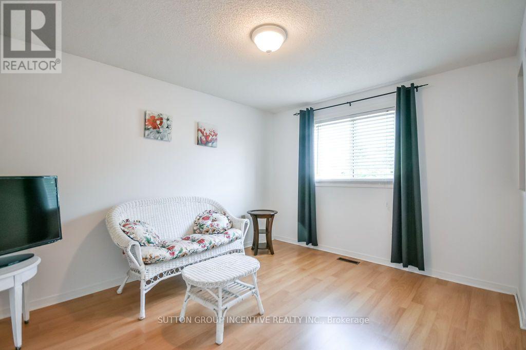 10 Palling Lane, Barrie, ON