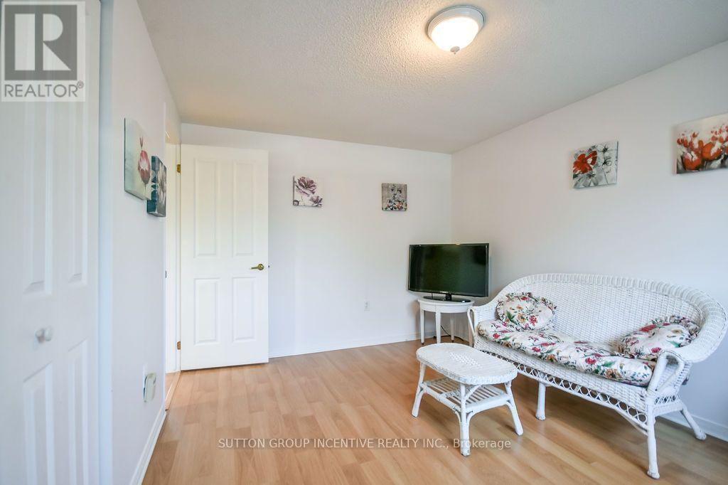 10 Palling Lane, Barrie, ON