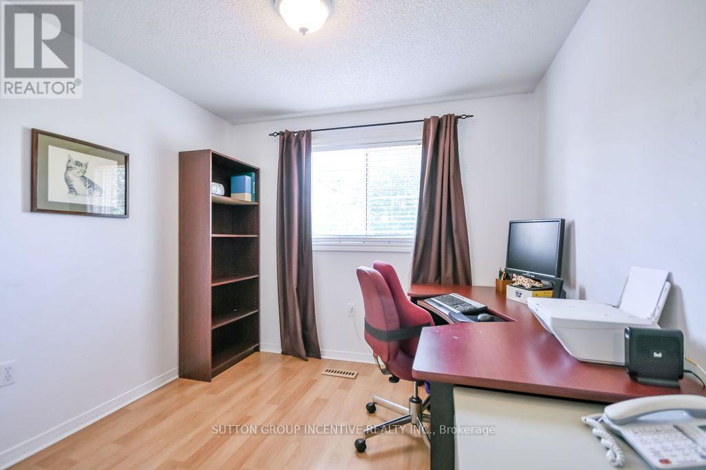 10 Palling Lane, Barrie, ON