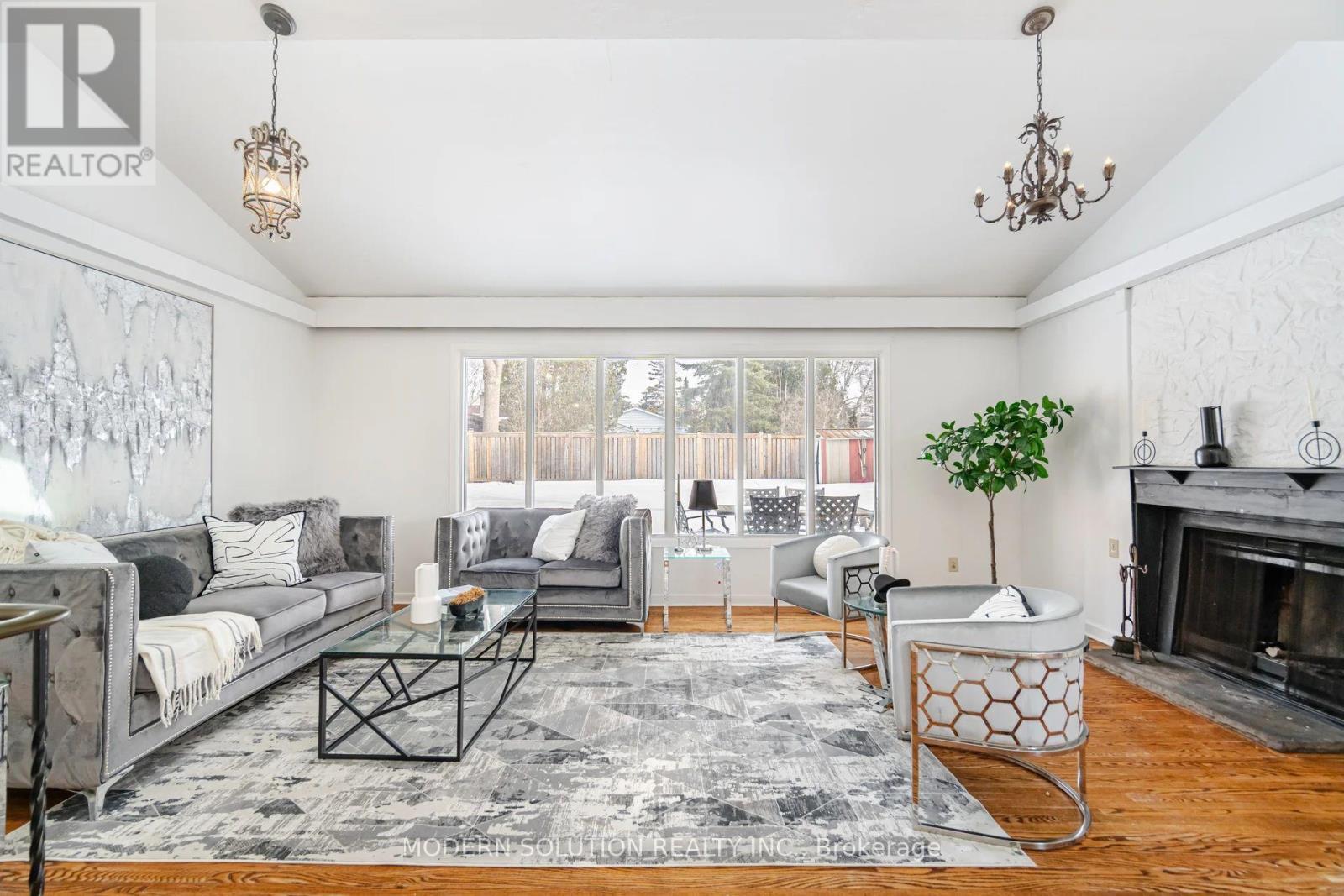 2557 Mindemoya Road, Mississauga, ON