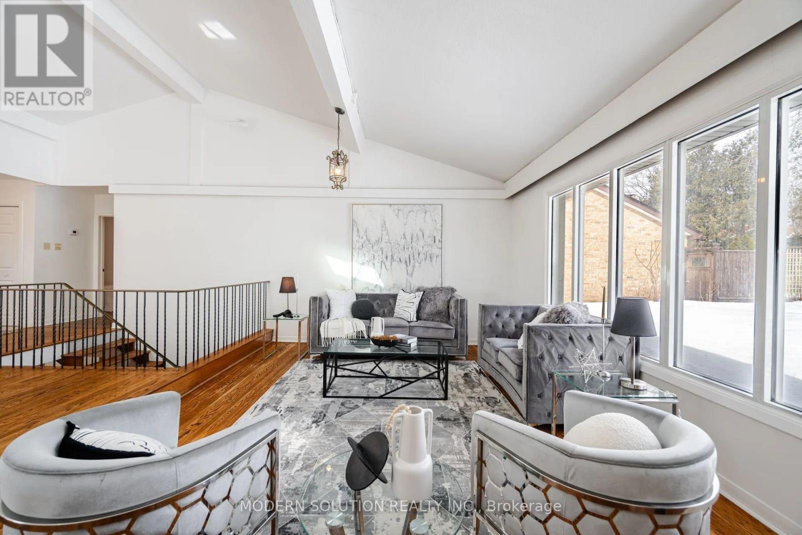 2557 Mindemoya Road, Mississauga, ON