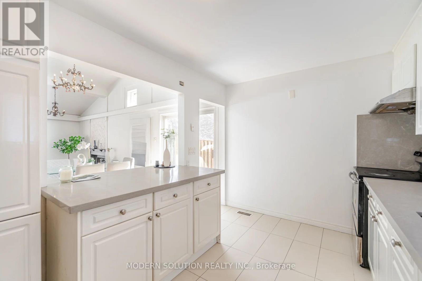 2557 Mindemoya Road, Mississauga, ON