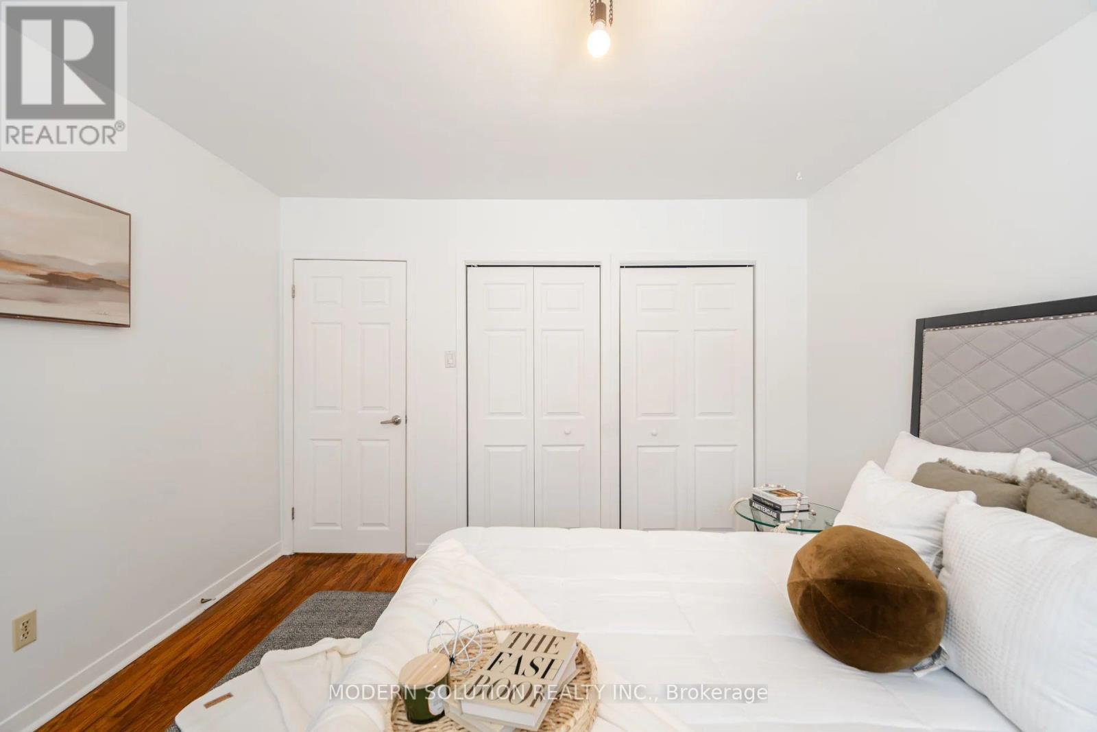 2557 Mindemoya Road, Mississauga, ON