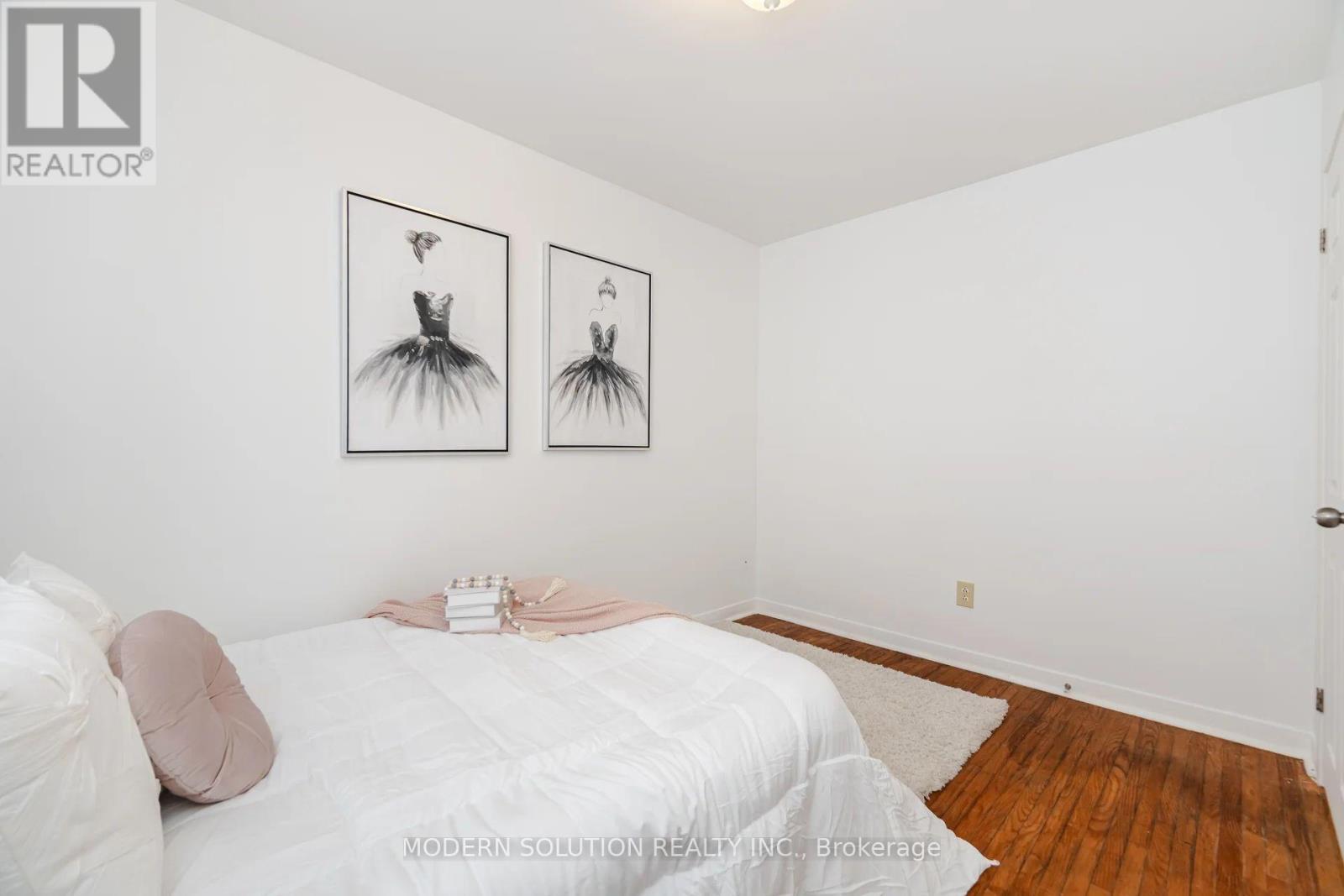2557 Mindemoya Road, Mississauga, ON