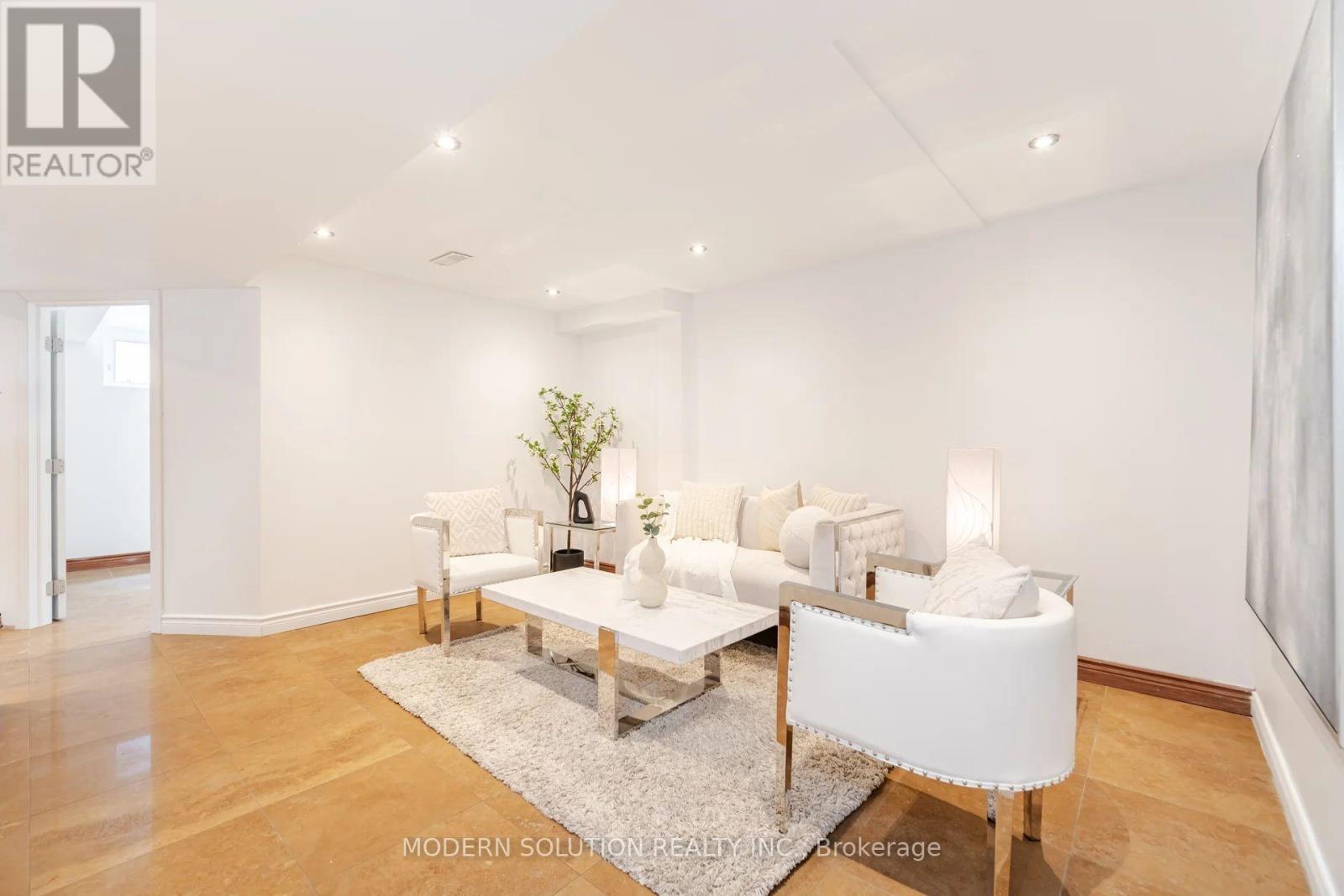 2557 Mindemoya Road, Mississauga, ON