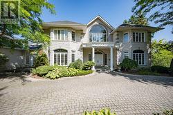 14 ALM COURT Aurora, ON L4G 6W7