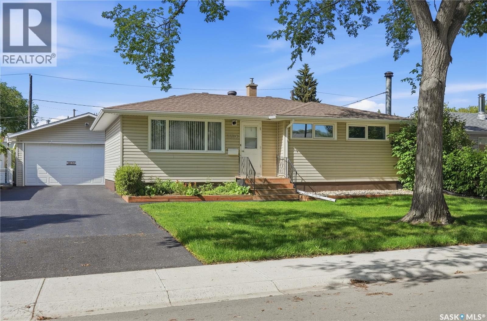 3326 4Th Avenue N, Regina, SK - Outdoor With Facade