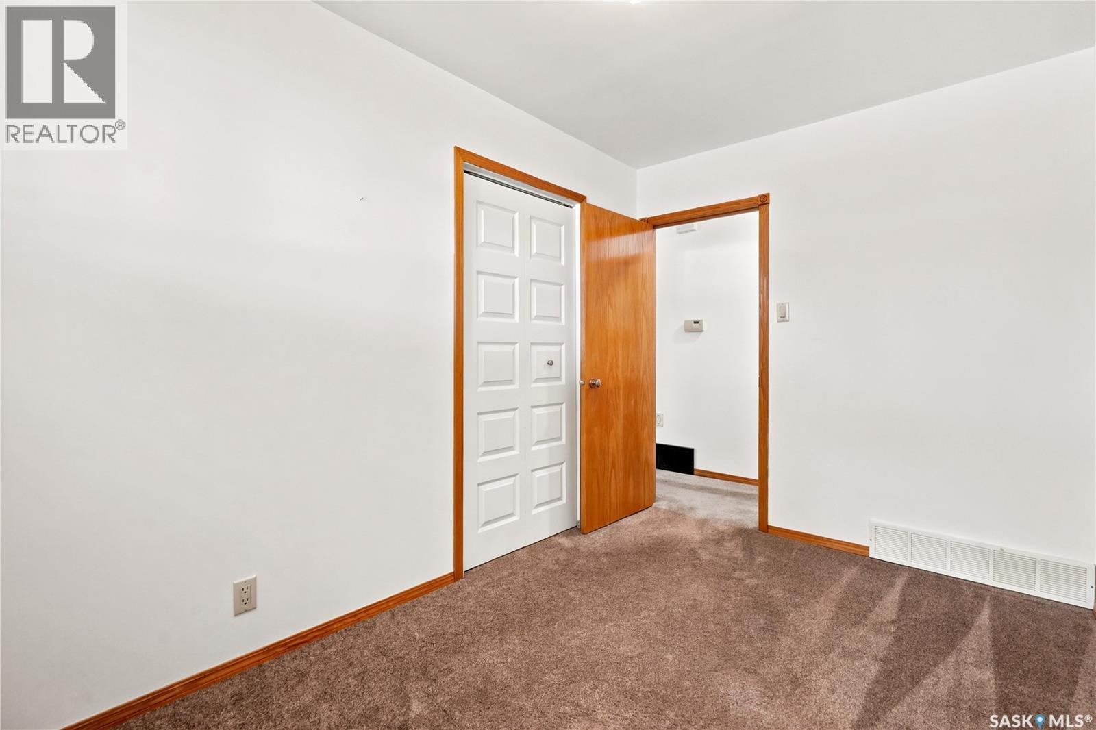 3326 4Th Avenue N, Regina, SK - Indoor Photo Showing Other Room