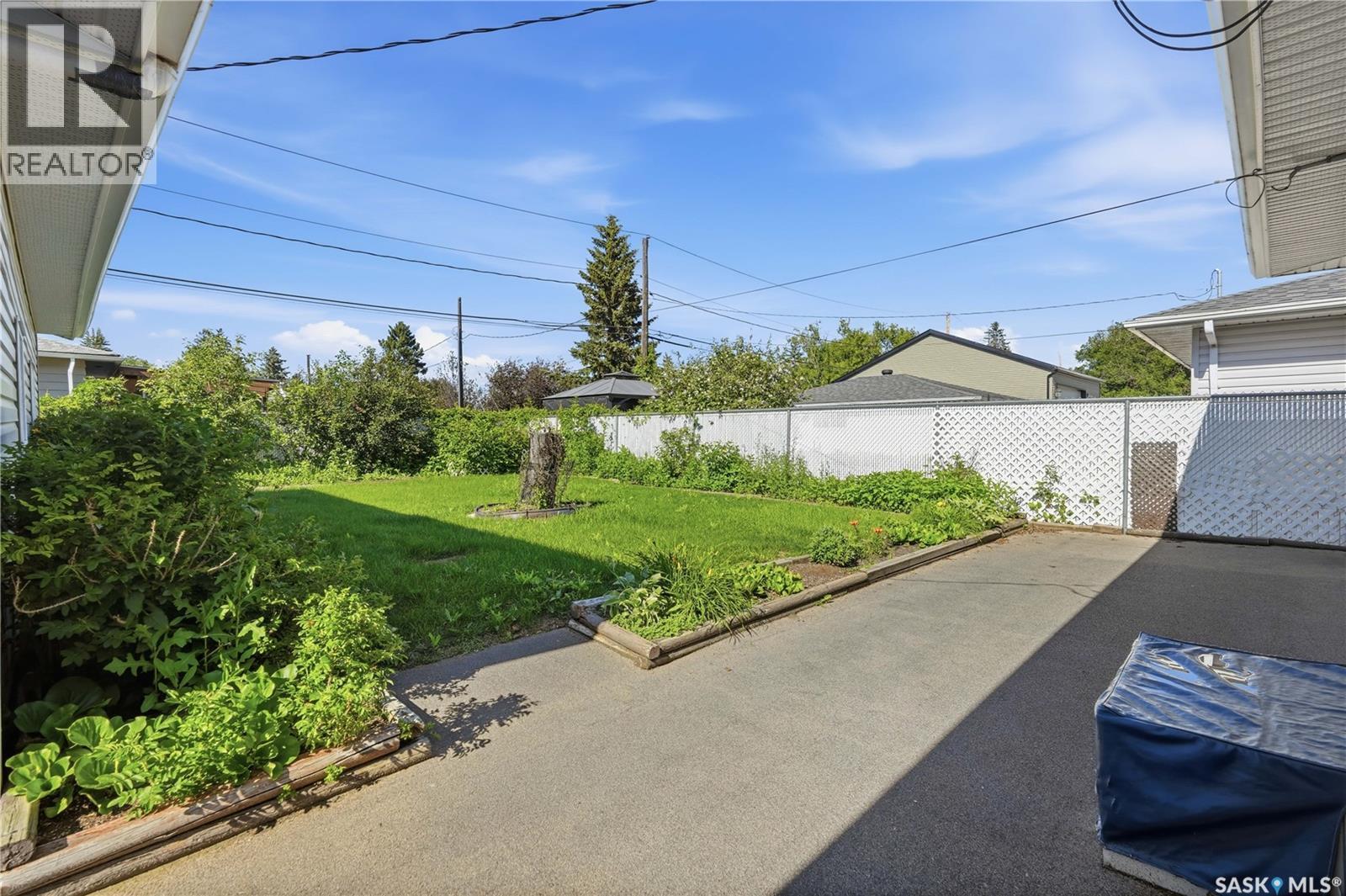 3326 4Th Avenue N, Regina, SK - Outdoor