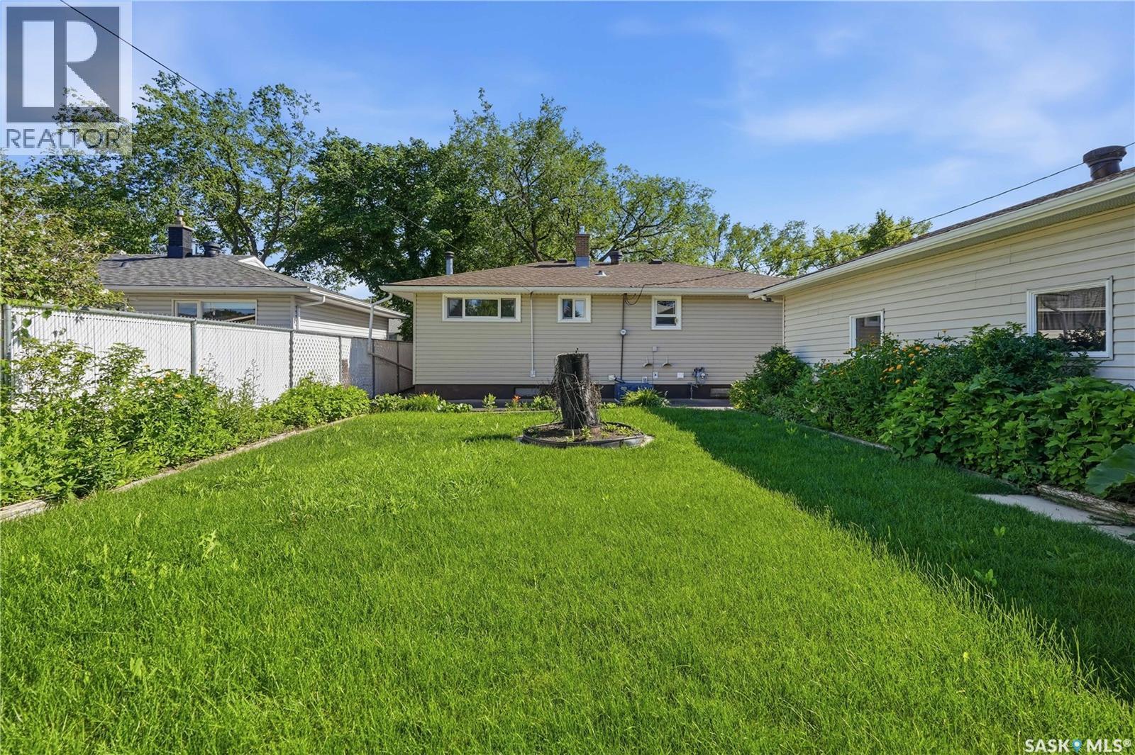 3326 4Th Avenue N, Regina, SK - Outdoor