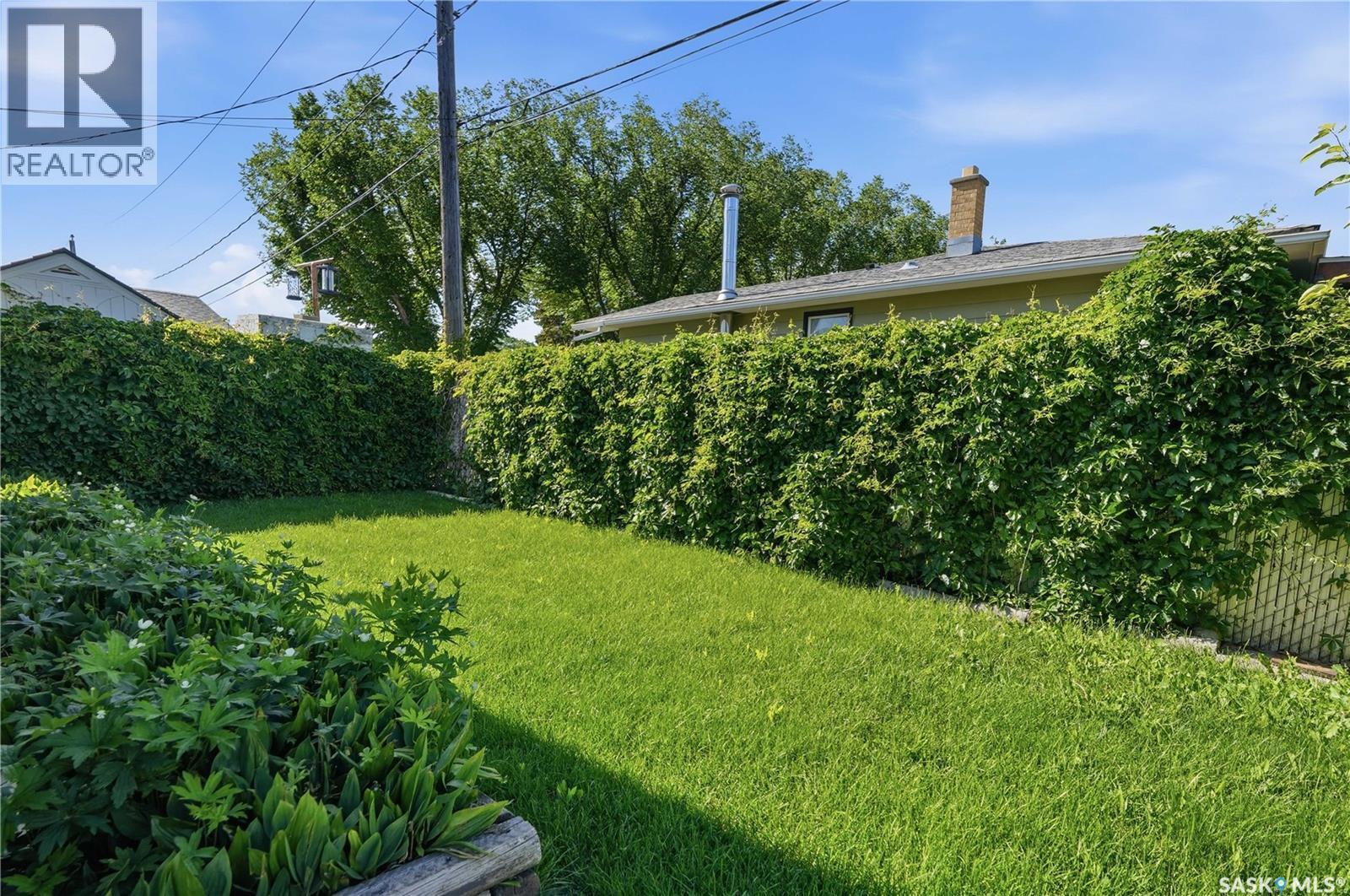 3326 4Th Avenue N, Regina, SK - Outdoor