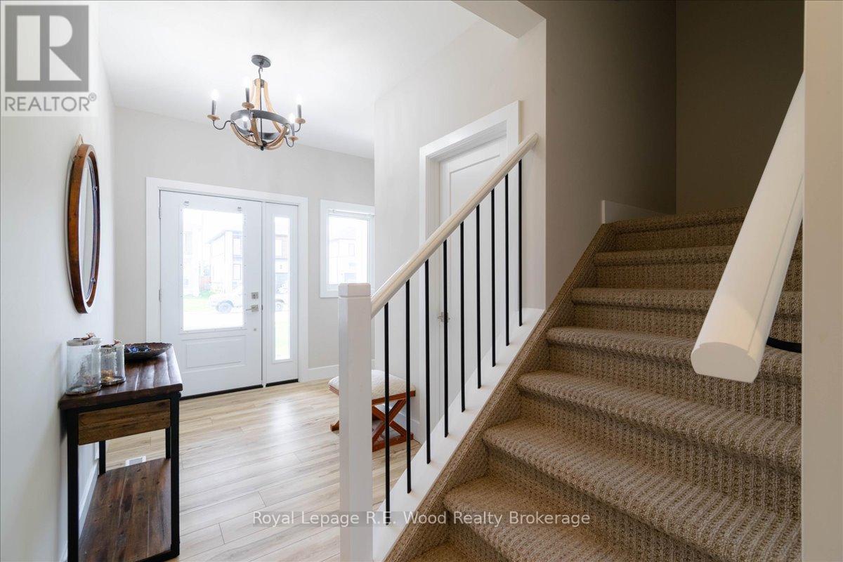 72 Trailview Drive E, Tillsonburg, ON - Indoor Photo Showing Other Room