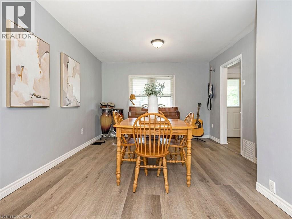 52 Stapleton Avenue N, Hamilton, ON