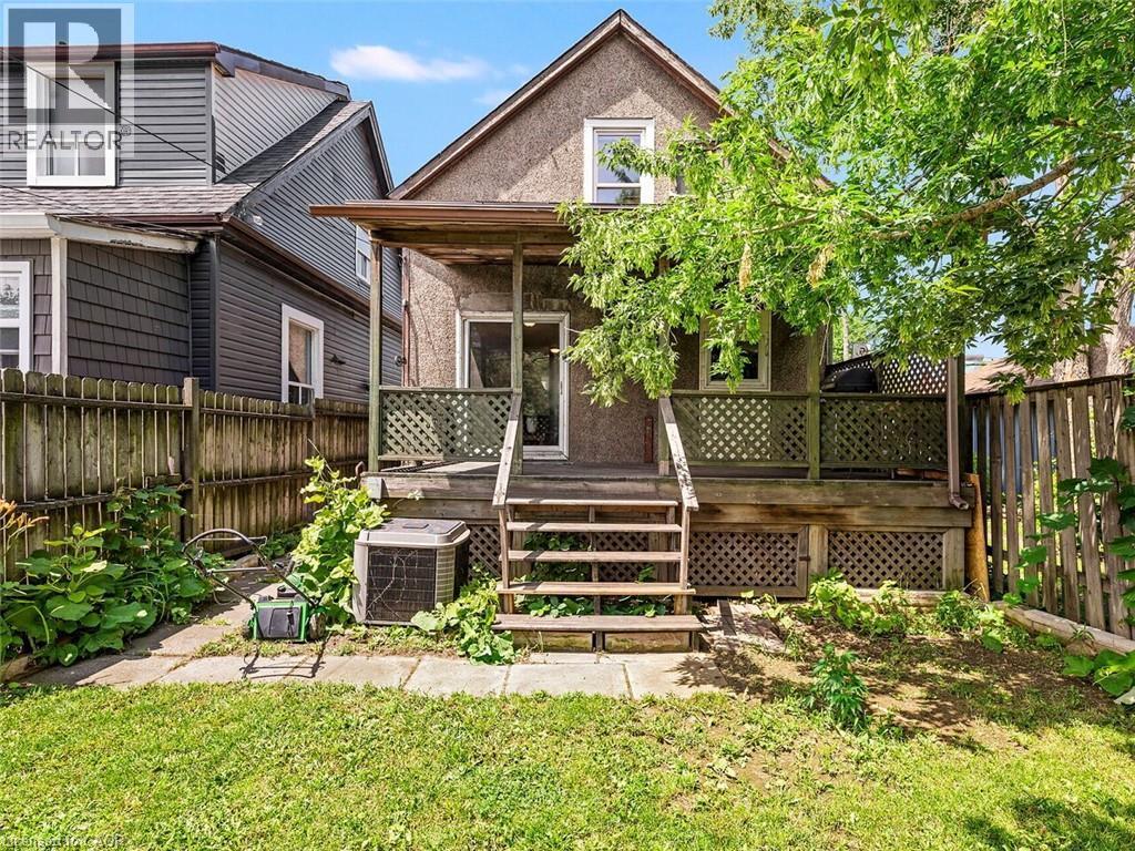 52 Stapleton Avenue N, Hamilton, ON