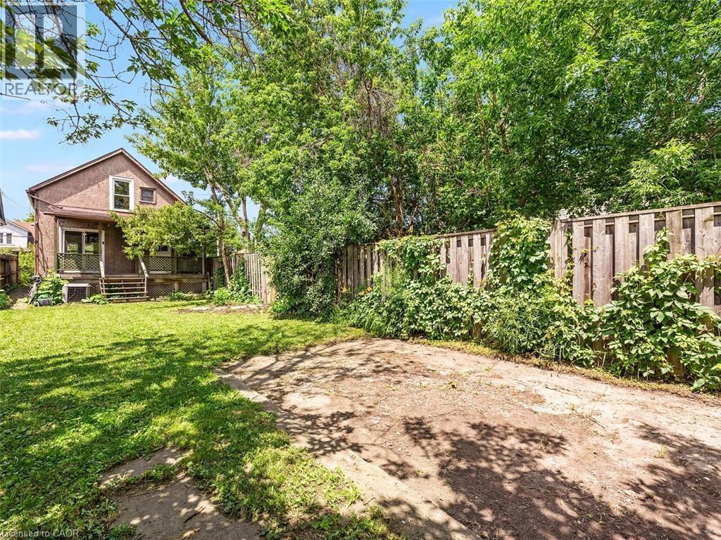 52 Stapleton Avenue N, Hamilton, ON
