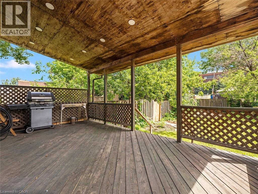 52 Stapleton Avenue N, Hamilton, ON