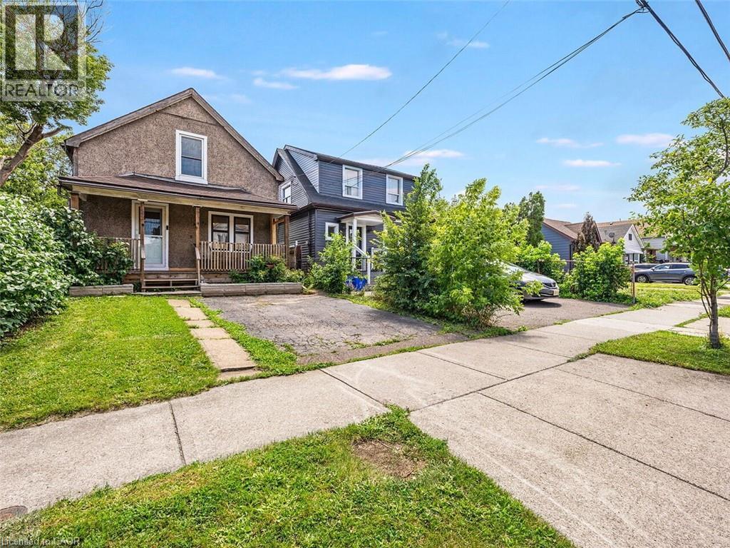 52 Stapleton Avenue N, Hamilton, ON