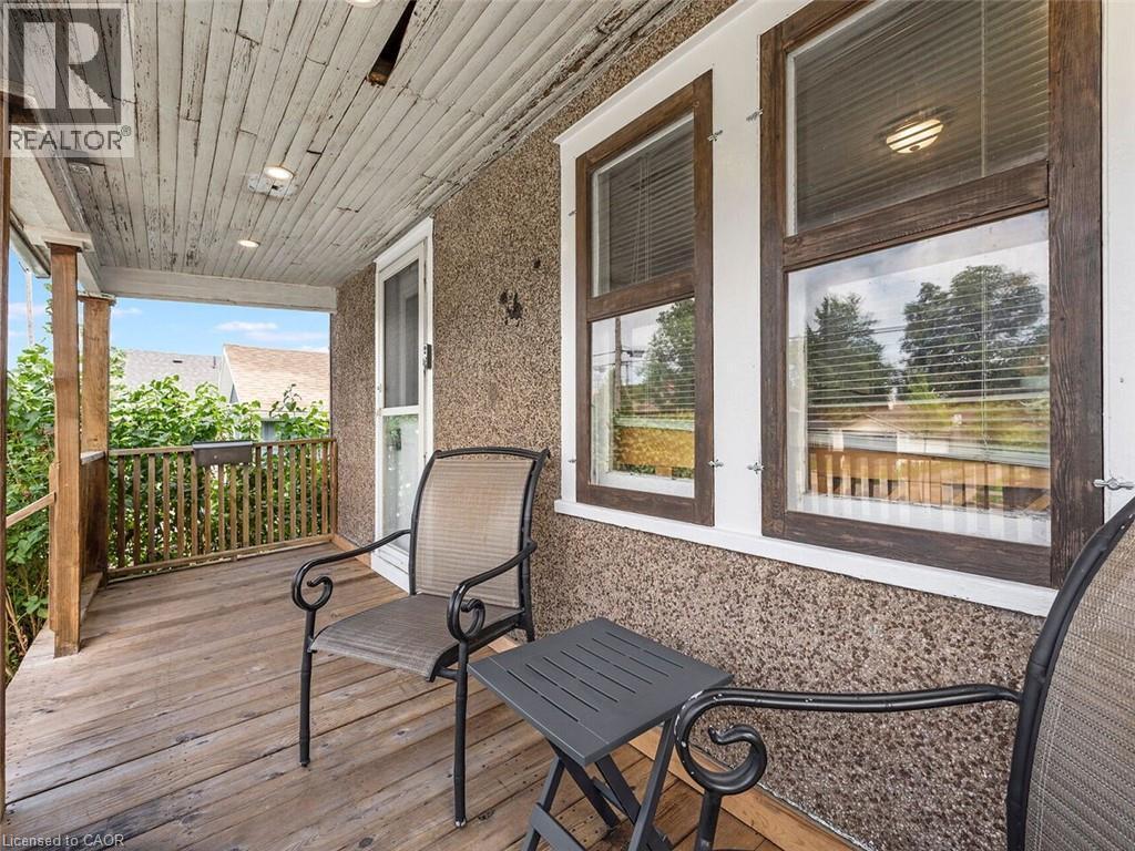 52 Stapleton Avenue N, Hamilton, ON
