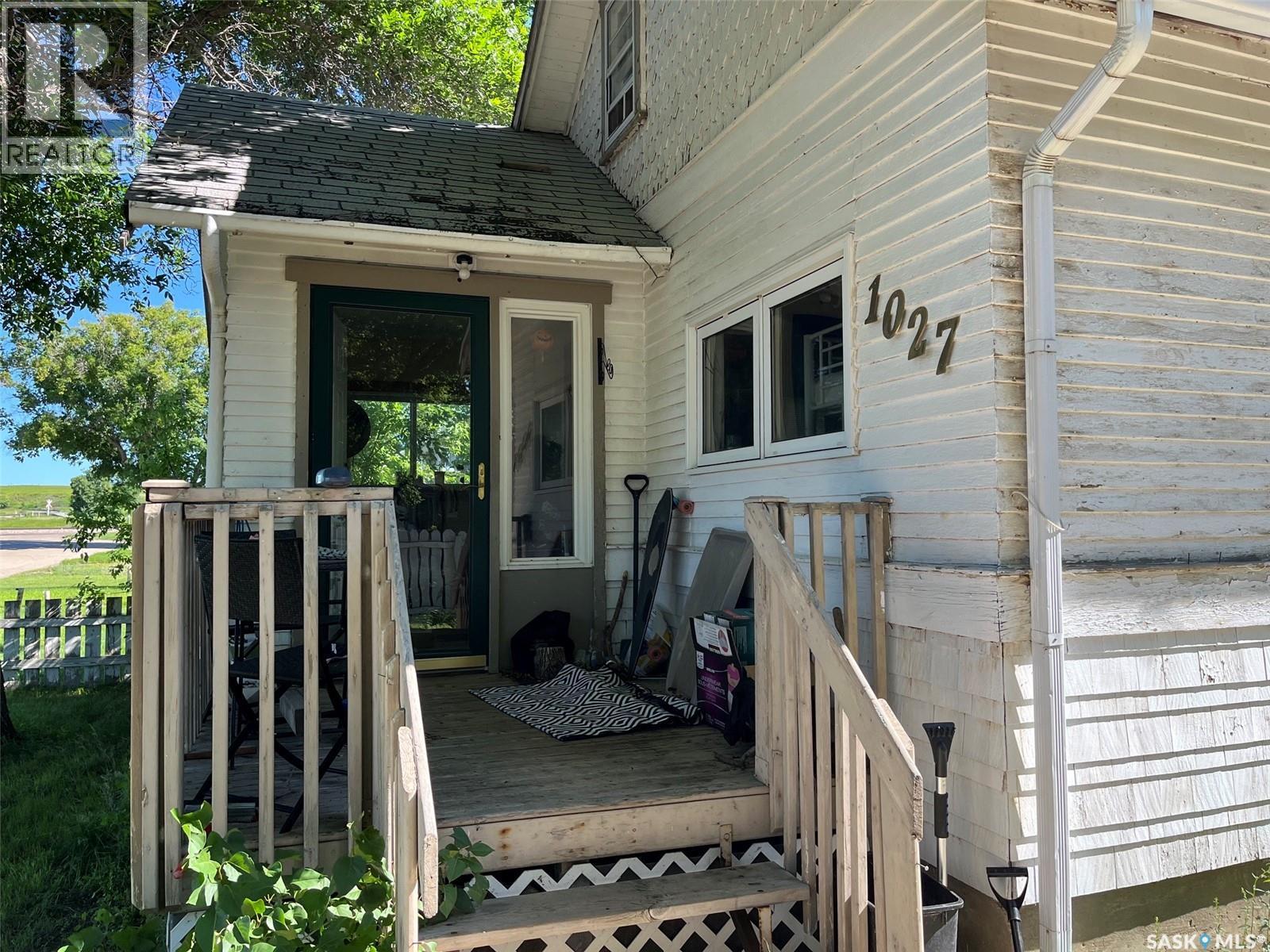 1027 7Th Avenue Ne, Moose Jaw, SK