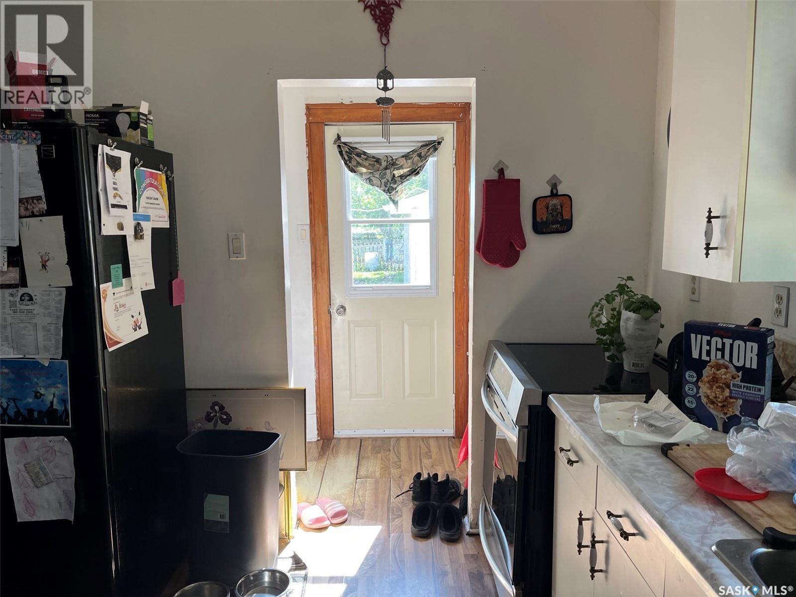 1027 7Th Avenue Ne, Moose Jaw, SK