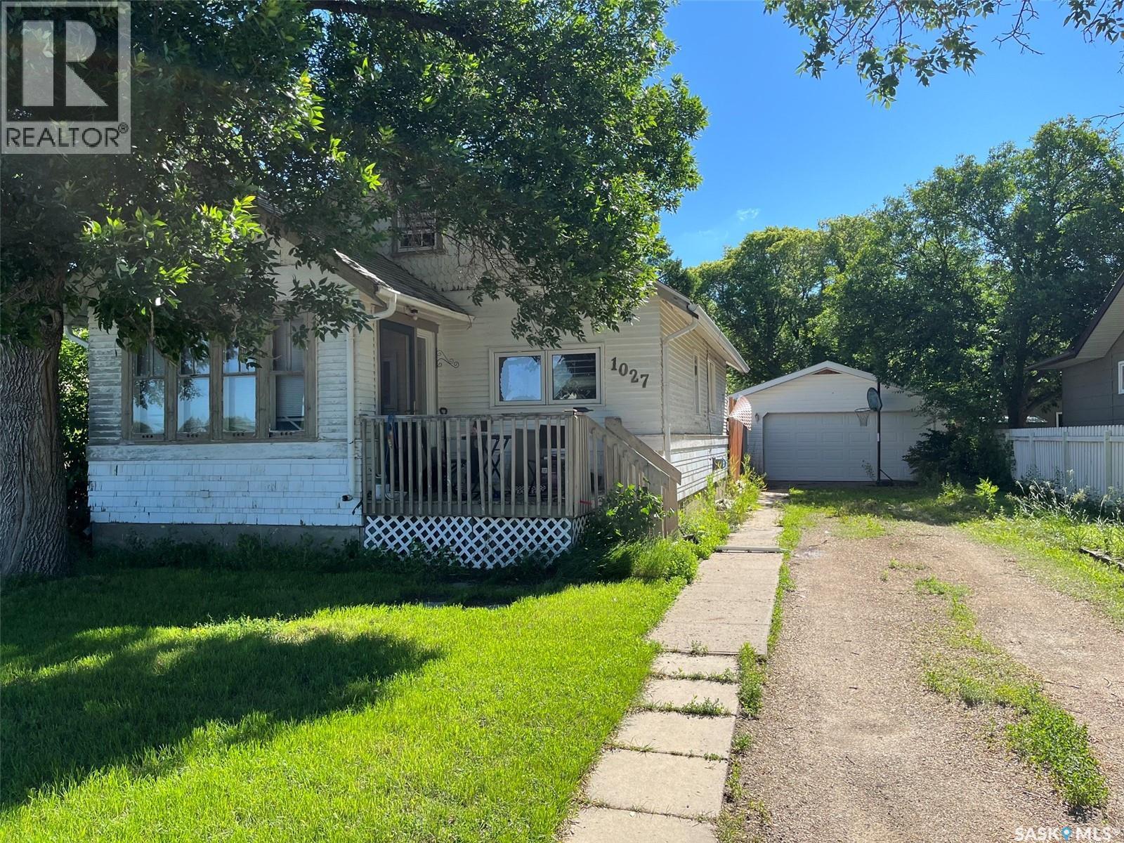 1027 7Th Avenue Ne, Moose Jaw, SK