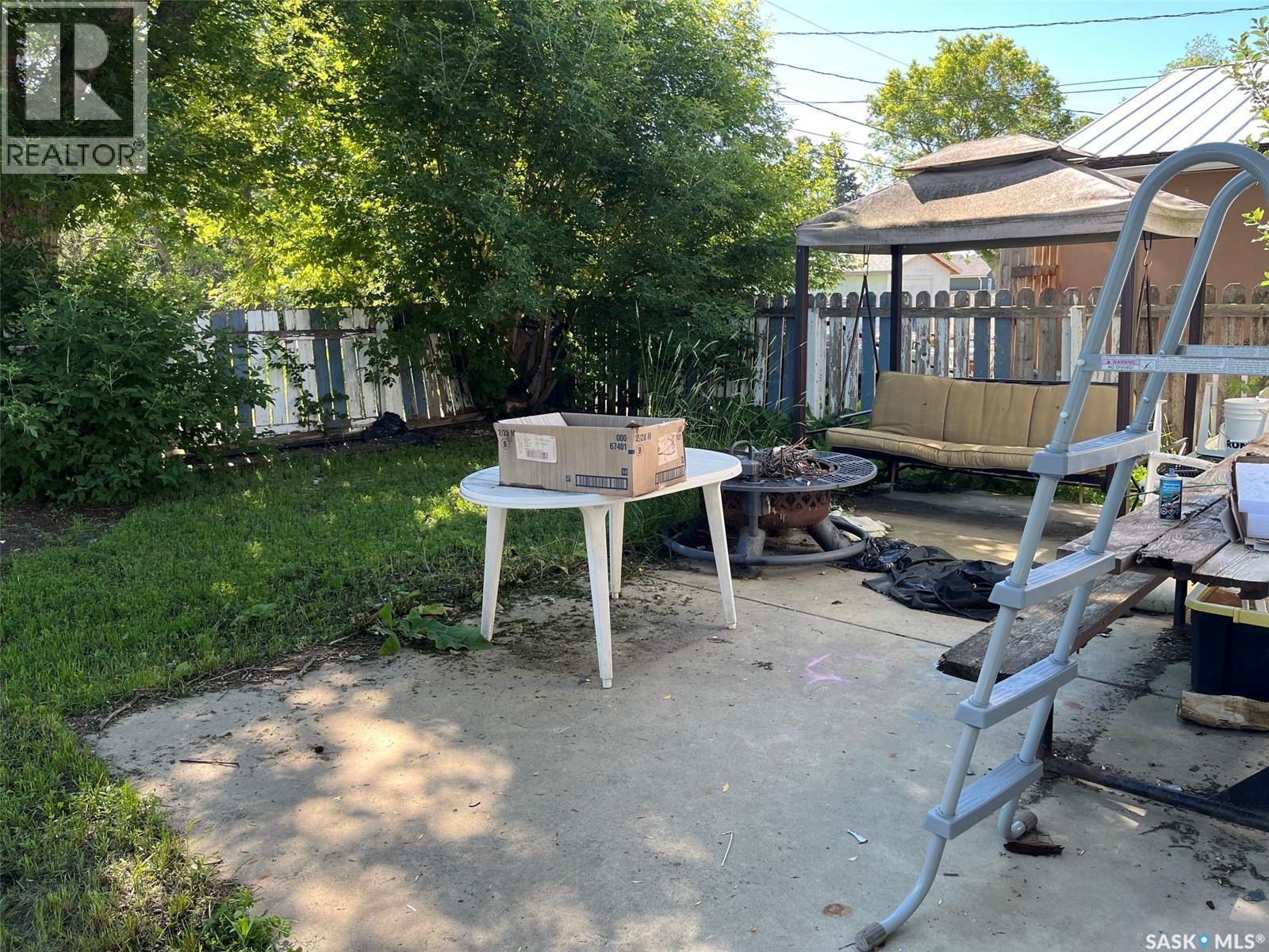 1027 7Th Avenue Ne, Moose Jaw, SK
