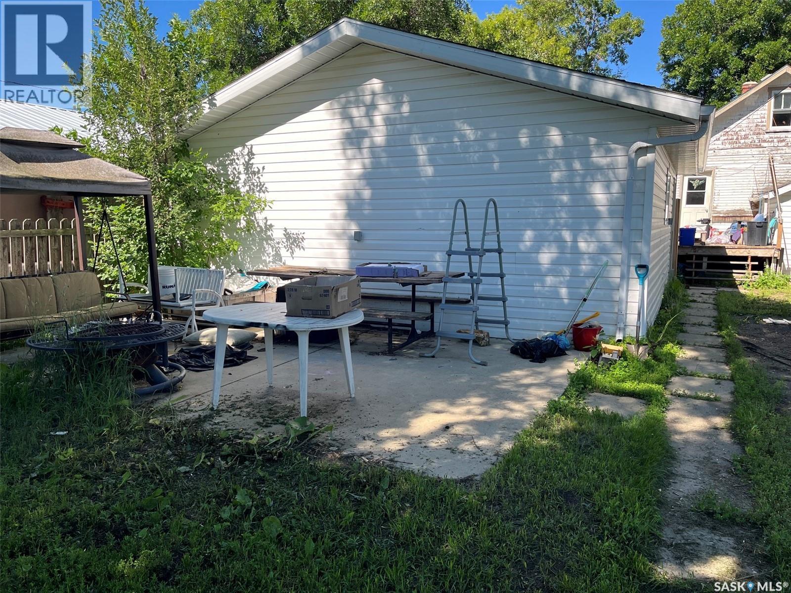 1027 7Th Avenue Ne, Moose Jaw, SK