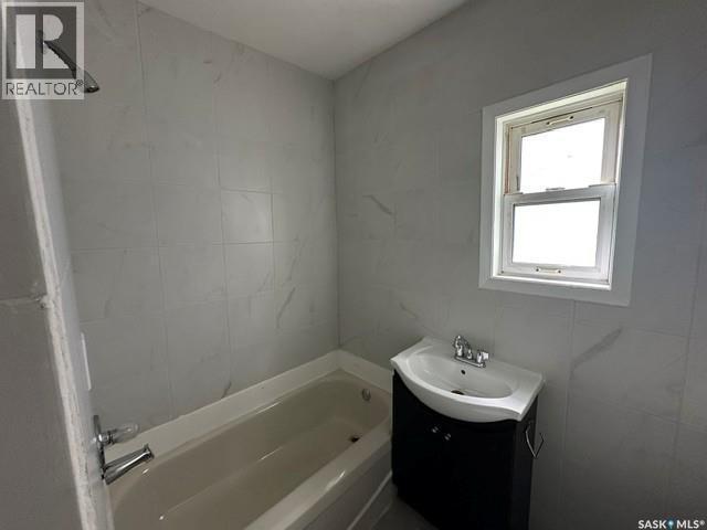 1447 Elphinstone Street, Regina, SK