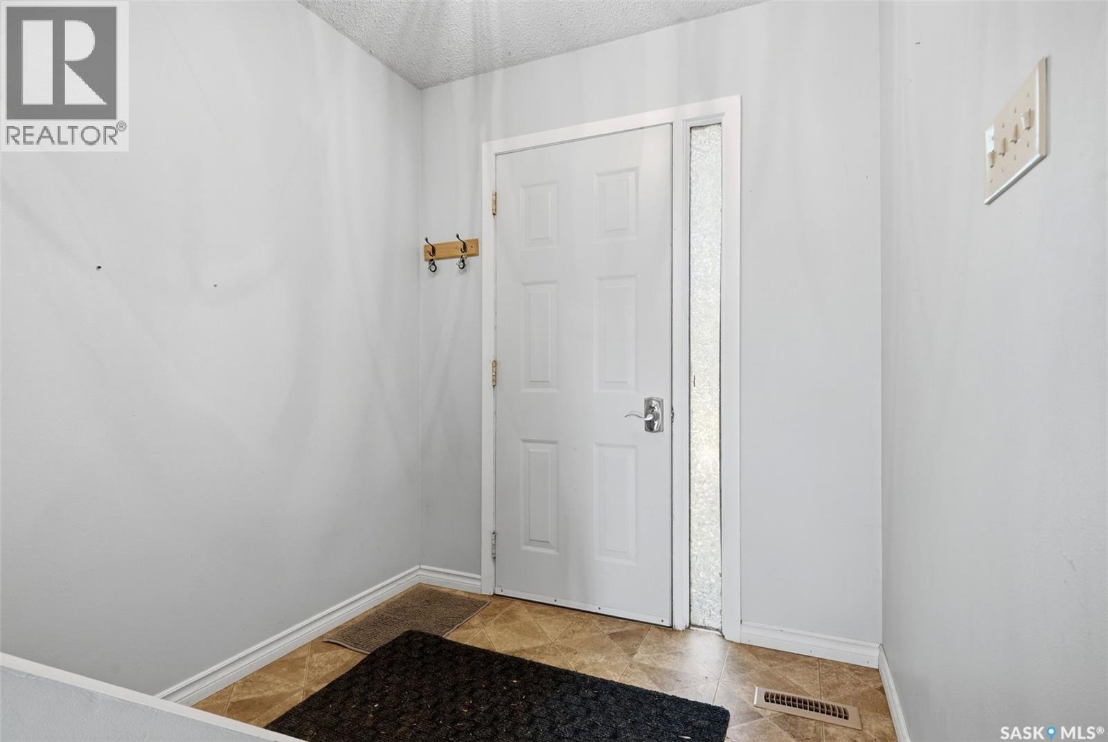 98 Oakview Drive, Regina, SK