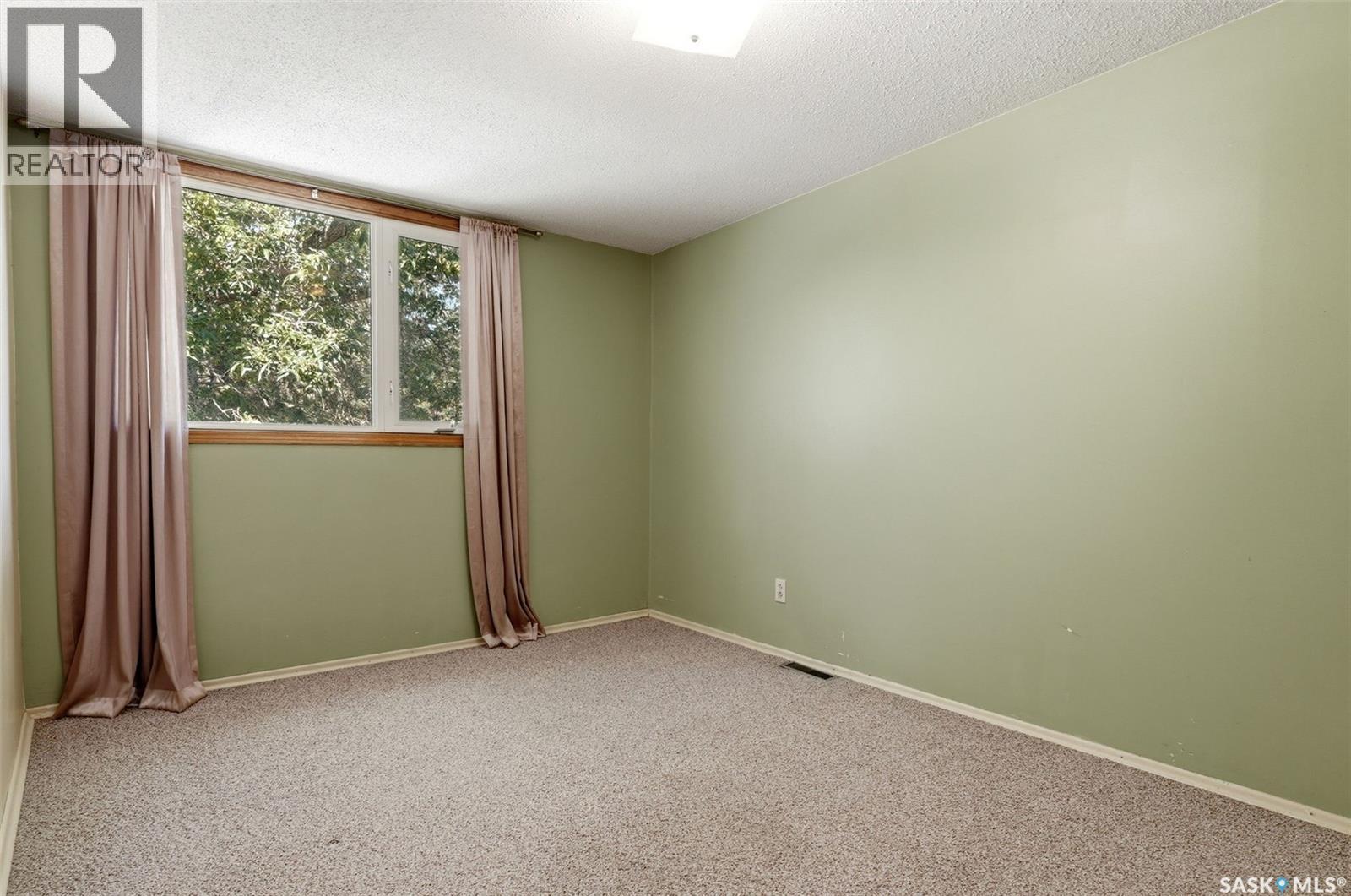 98 Oakview Drive, Regina, SK
