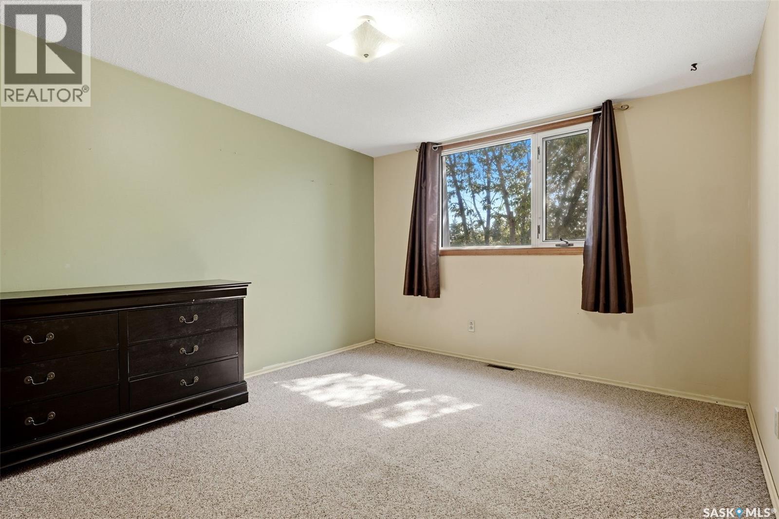 98 Oakview Drive, Regina, SK