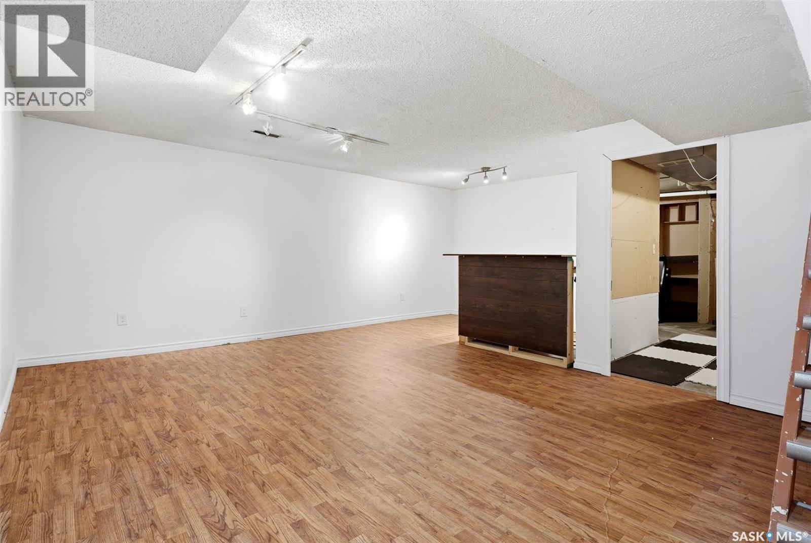 98 Oakview Drive, Regina, SK