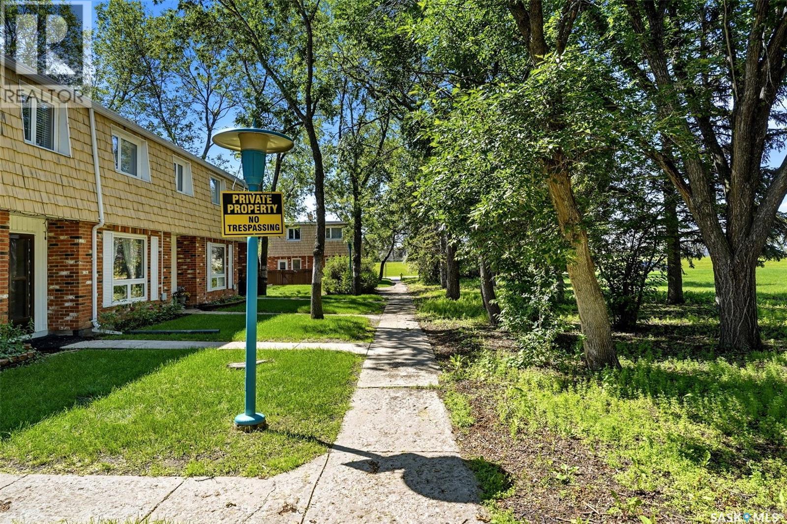 98 Oakview Drive, Regina, SK