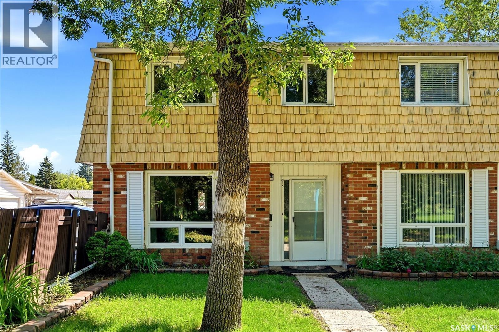98 Oakview Drive, Regina, SK