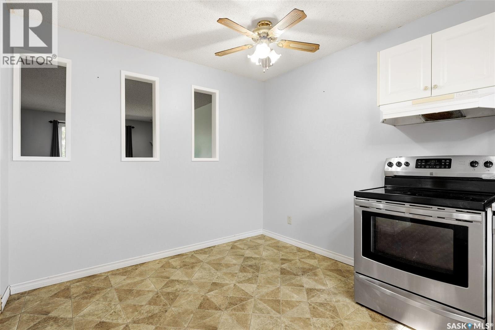 98 Oakview Drive, Regina, SK
