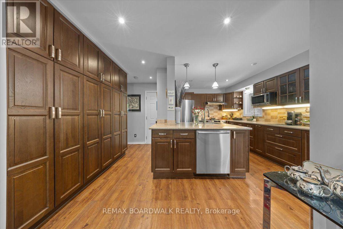 24 Hackett Street, Ottawa, ON