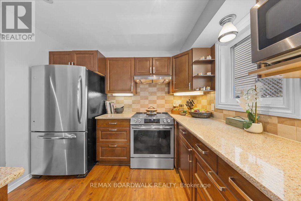 24 Hackett Street, Ottawa, ON