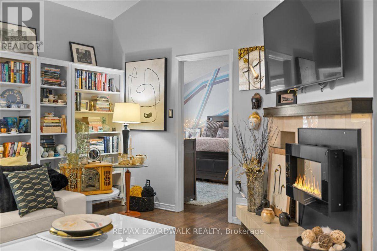 24 Hackett Street, Ottawa, ON