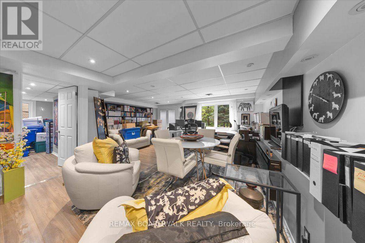 24 Hackett Street, Ottawa, ON
