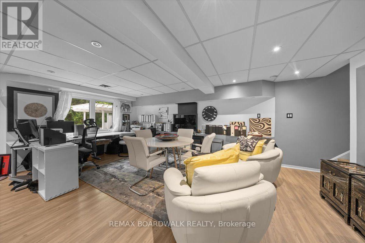 24 Hackett Street, Ottawa, ON